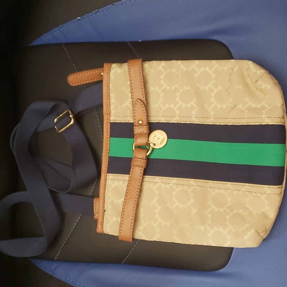Tommy Hilfiger Crossbody pocketbook euc